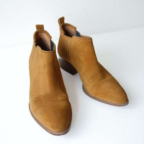 alexander wang 'kori' cutout metal heel chelsea booties in camel brown suede - Picture 4 of 12